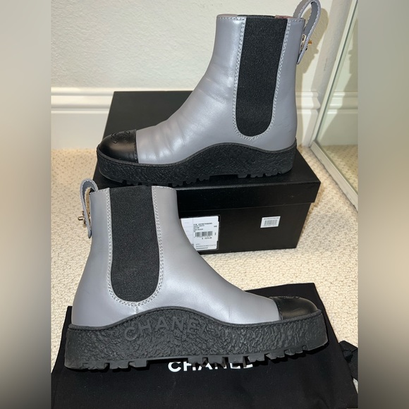 Chanel Combat Boots 21B G37927 -Gray/Black. Size 37 - Picture 2 of 12